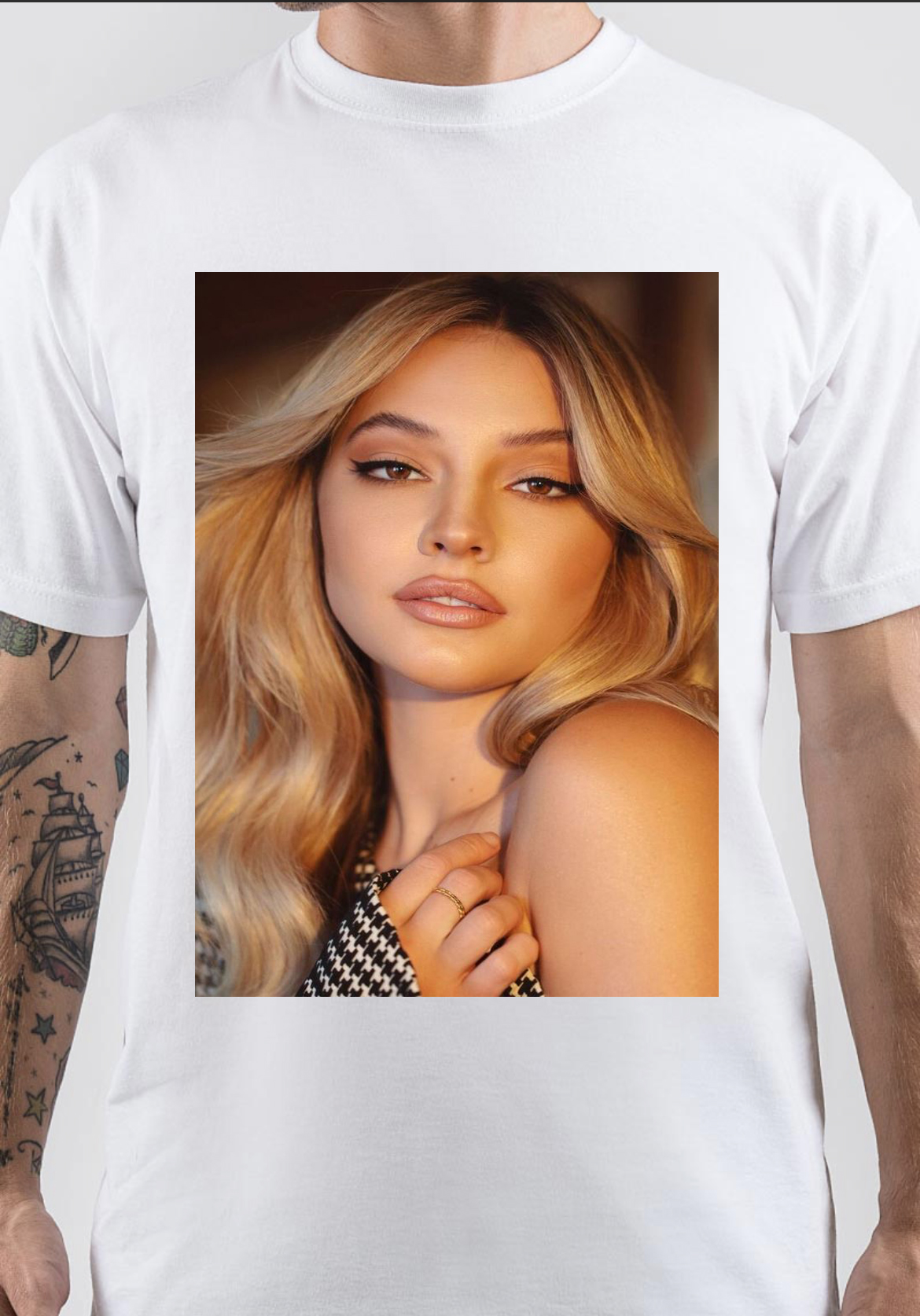 Madelyn Cline T-Shirt
