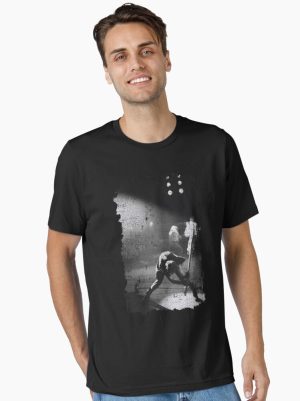 The Clash London Calling  Essential T-Shirt
