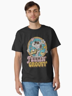 Peanuts Feelin Groovy Retro Snoopy Guitar Vintage Art Printed T-Shirt