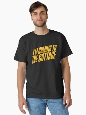 I'M Coming To The Cottage Lover Romance Hockey Couple Funny Classic T-Shirt