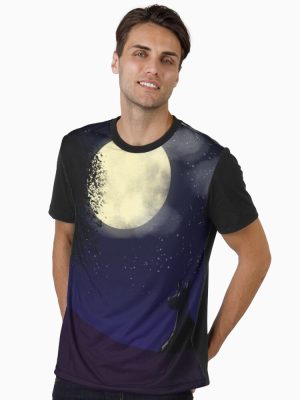 Dog Gazing at the Moon Graphic T-Shirt