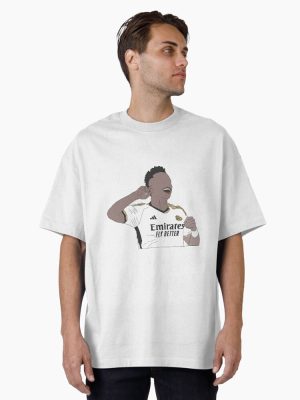 Real Madrid's star player Vinicius Junior celebrates a goal Oversized T-Shirt