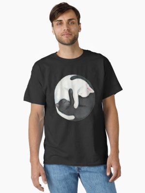 Yin Yang Balancing Cats Classic T-Shirt